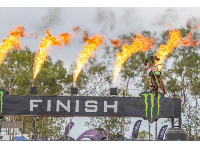 Romain Febvre et Kawasaki champions du monde MXGP 2025